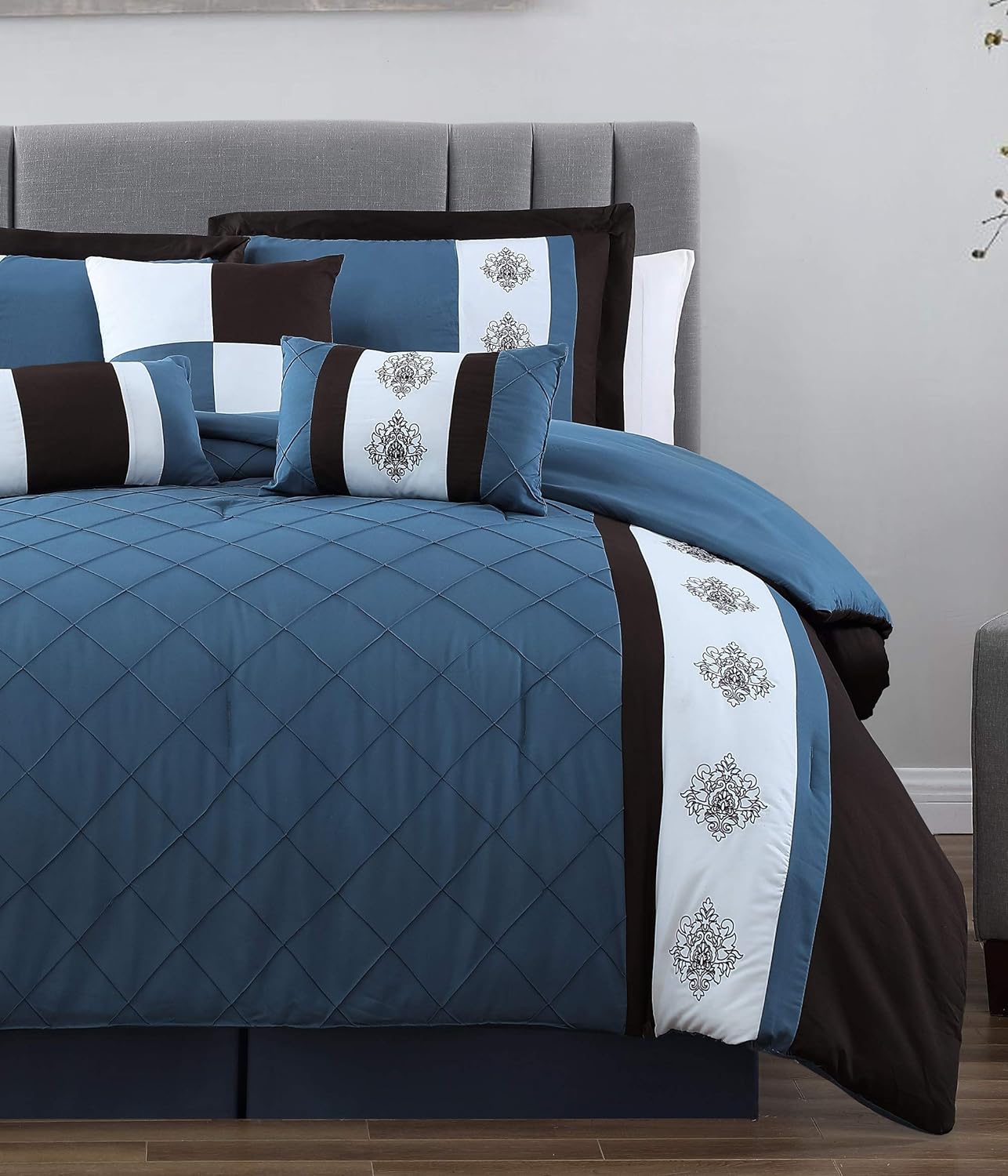 Embroidered Pleated Duvet Set - Blue and Black