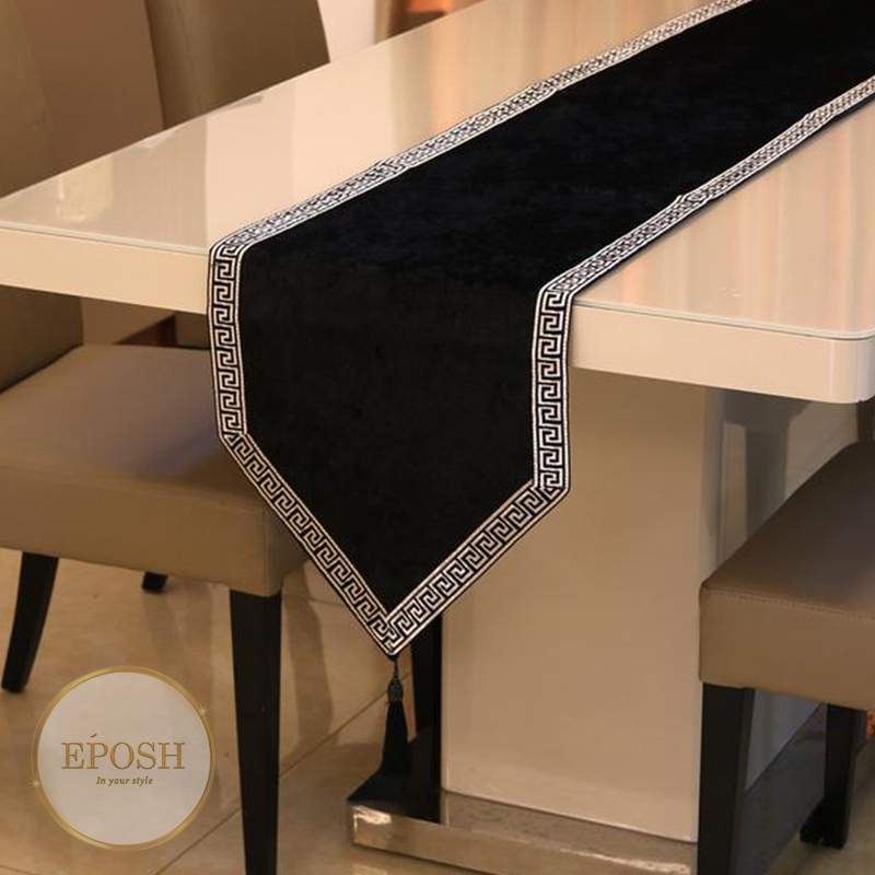 Velvet Table Runner Black 02
