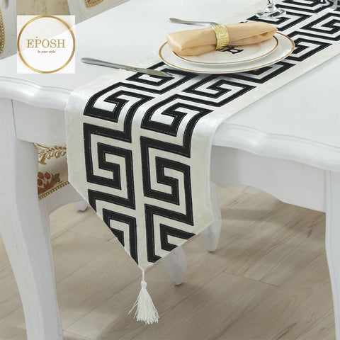 Double Splendid Velvet Table Runner White