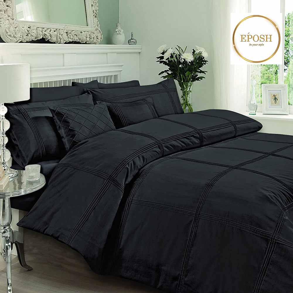 Exotic Embellish Box Pleated Duvet Set - Black